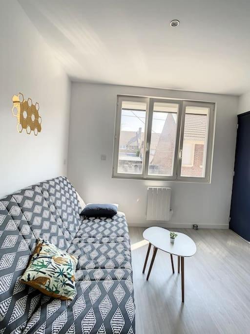 Cosy T2 Wifi Parking Proche Gare Centre Ville Saint-Quentin  Eksteriør billede