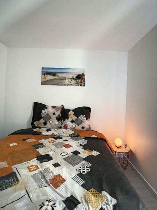 Cosy T2 Wifi Parking Proche Gare Centre Ville Saint-Quentin  Eksteriør billede
